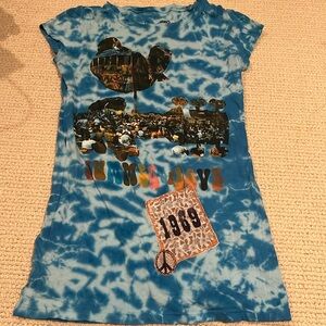 Summer of Love 1969 tie-dye t-shirt Woodstock guitar peace
